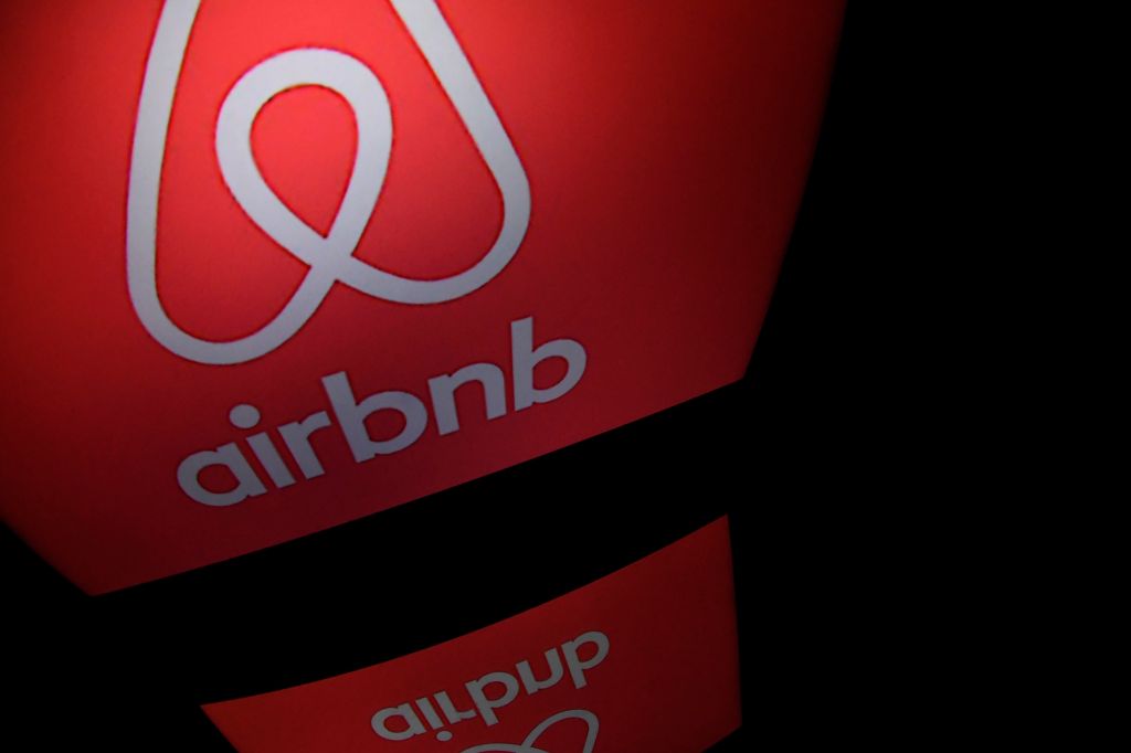 FRANCE-TOURISM-ACCOMMODATION-INTERNET-AIRBNB
