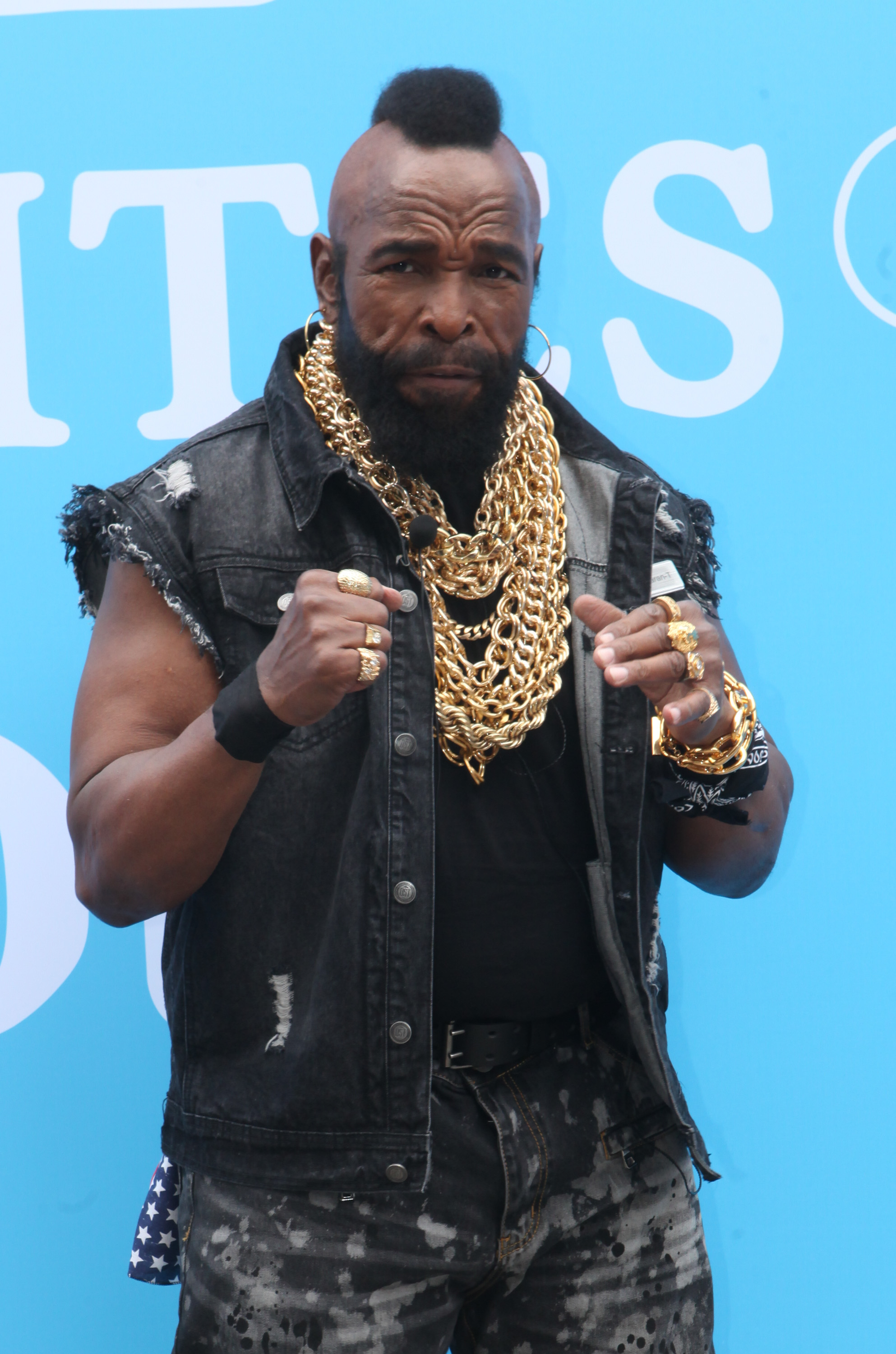 High-Wire Artist Nik Wallenda & Mr. T Celebrate National Amazing Month