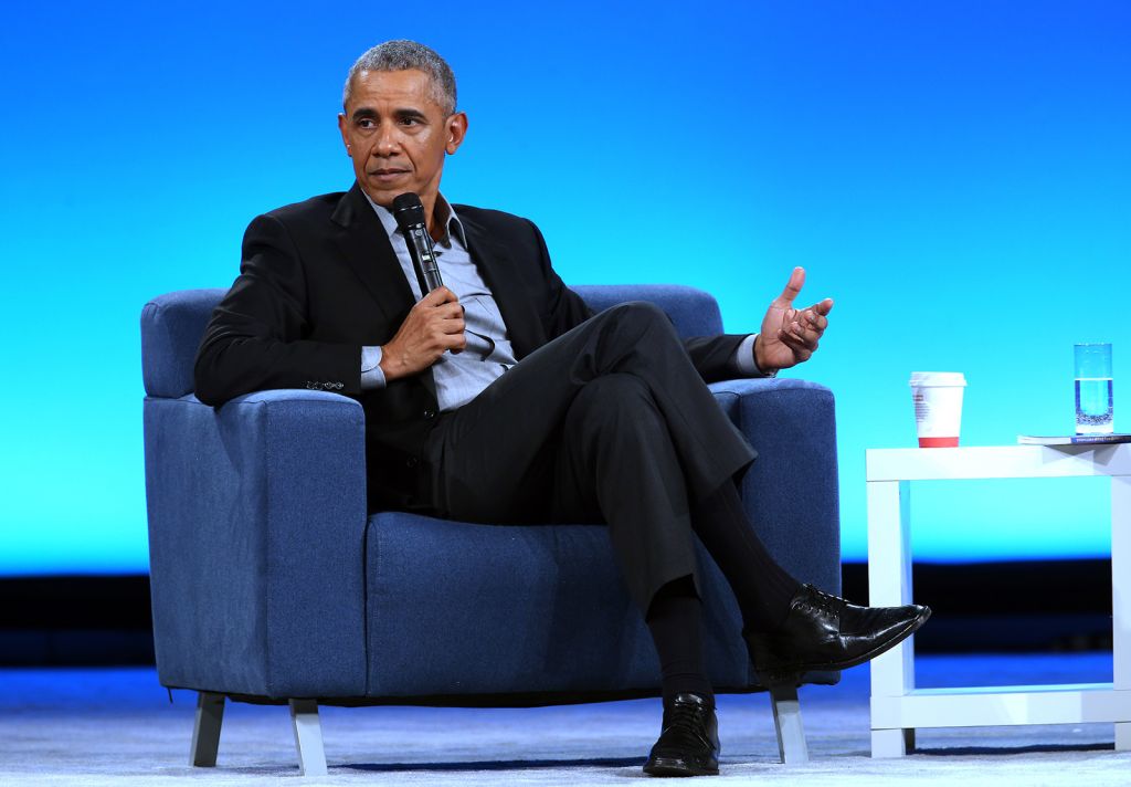 Obama surprises teens in his Youth Jobs Corps with visit at Chicago foundation