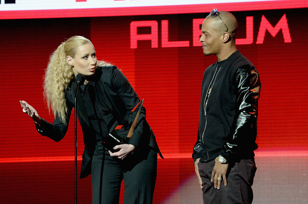2014 American Music Awards - Roaming Show
