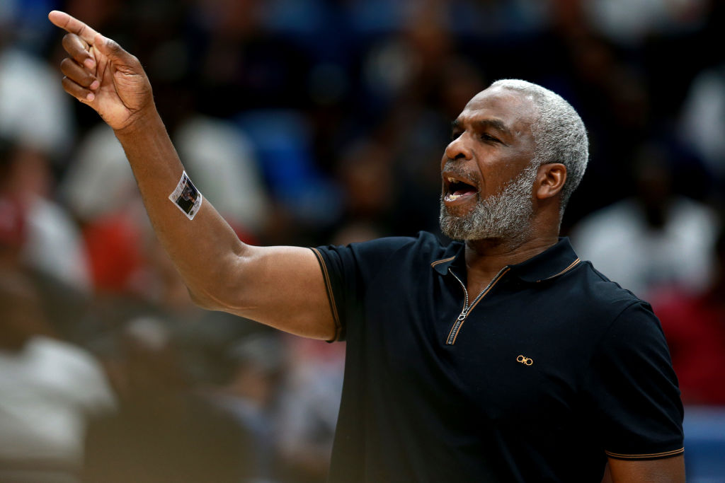 Charles Oakley Rips Patrick Ewing & Other Former New York Knicks Teammates
