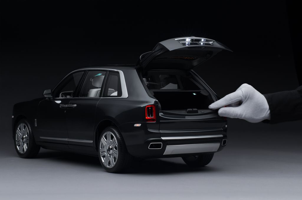 ROLLS ROYCE CULLINAN REPLICA MODEL CAR