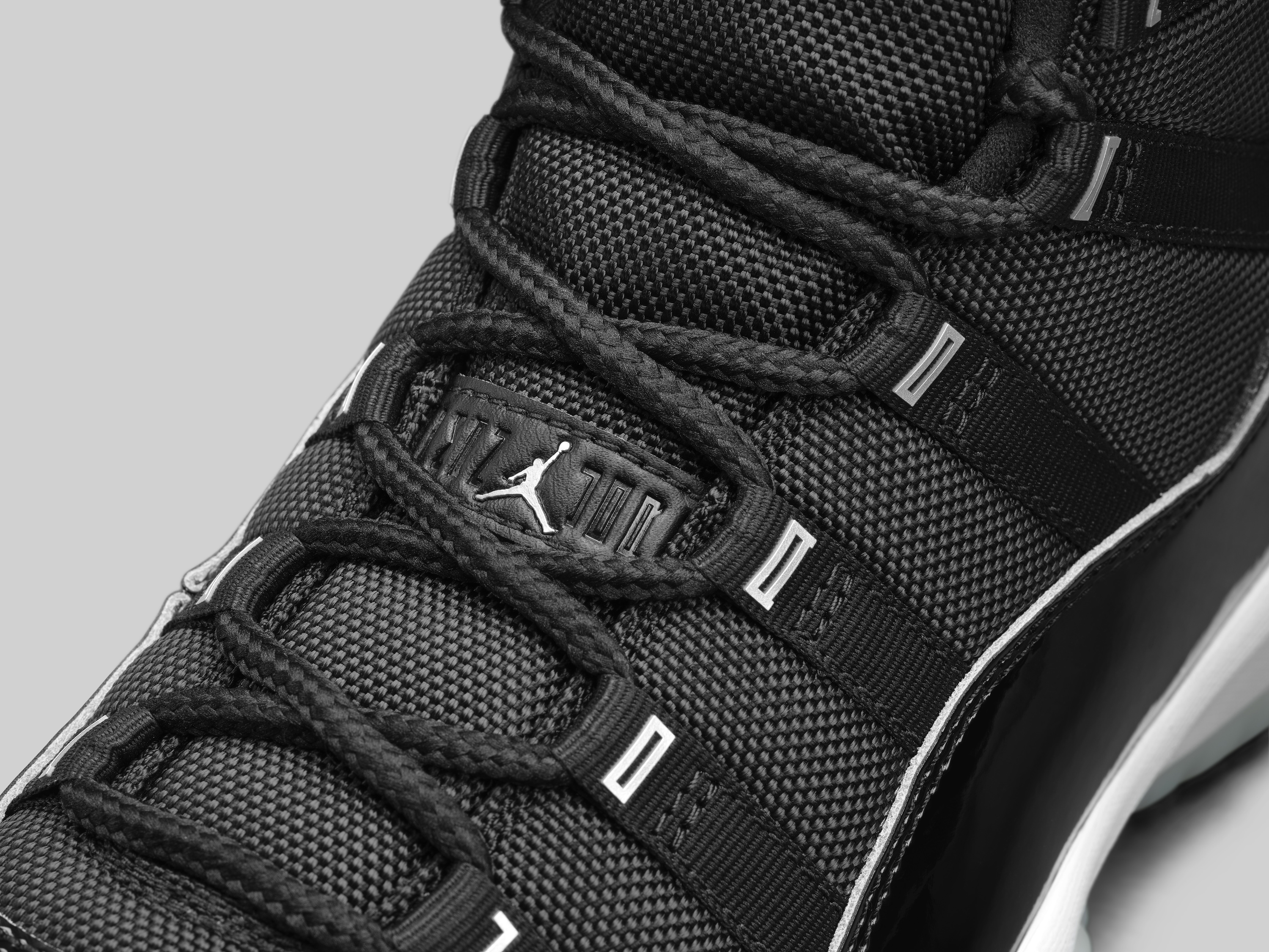 Air Jordan XI Jubilee/Adapt