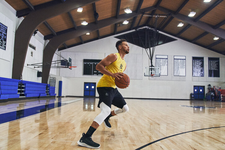 UA Curry Flow 8