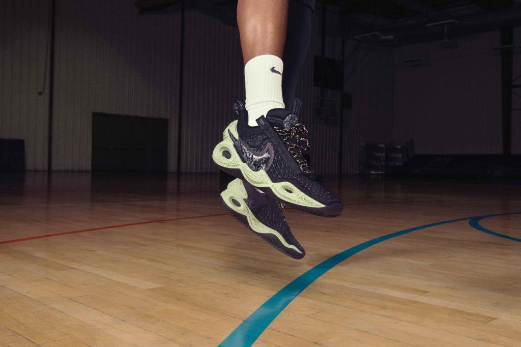 Nike Cosmic Unity