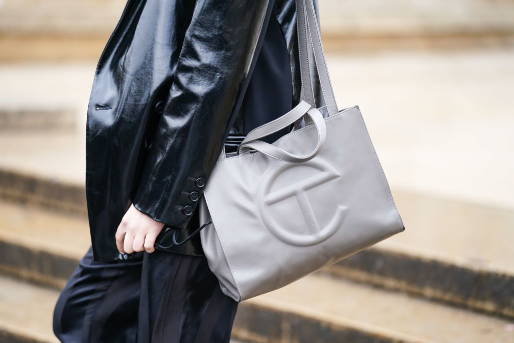 Street Style - Paris Fashion Week - Womenswear Fall/Winter 2020/2021 : Day Four