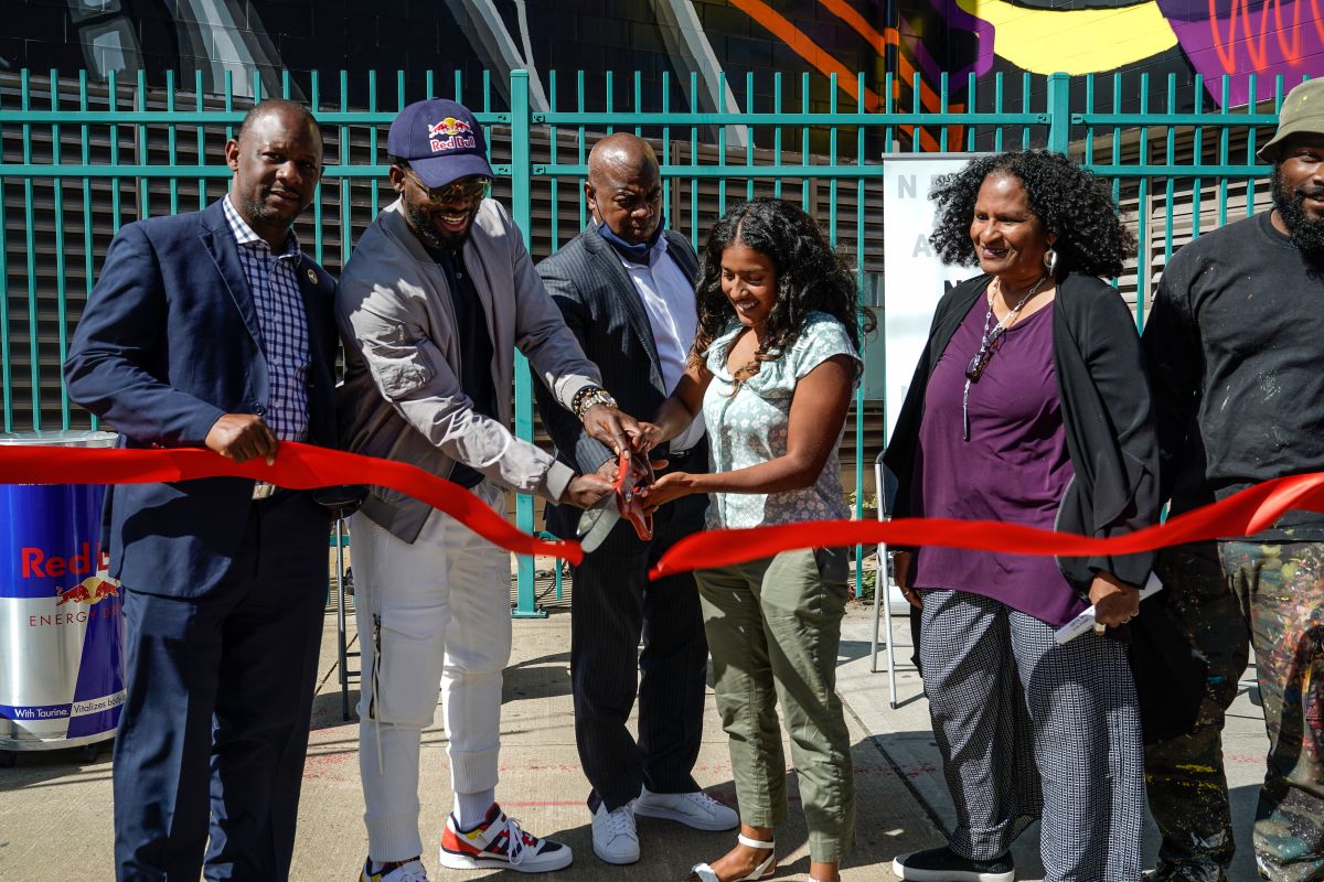 PK Subban & Newark NJ local artist create mural to celebrate diversity in hockey