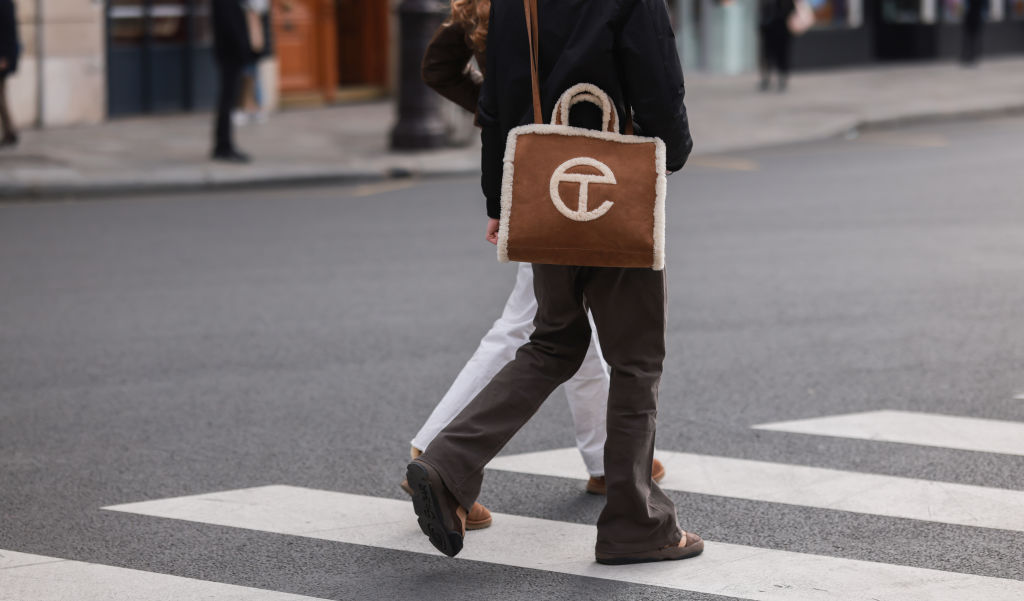 Street Style : Day Two - Paris Fashion Week - Womenswear F/W 2022-2023