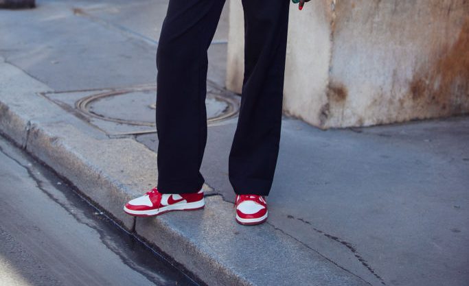 Street Style - Paris Fashion Week - Haute Couture Fall Winter 2022 2023 : Day One