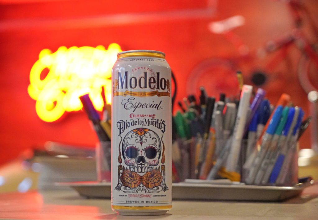 Mister Cartoon x Modelo