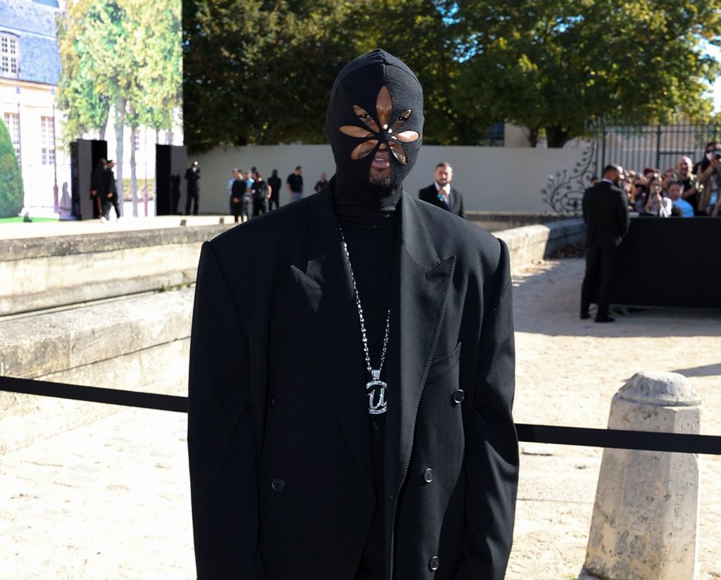 Balenciaga : Outside Arrivals - Paris Fashion Week - Womenswear Spring/Summer 2024
