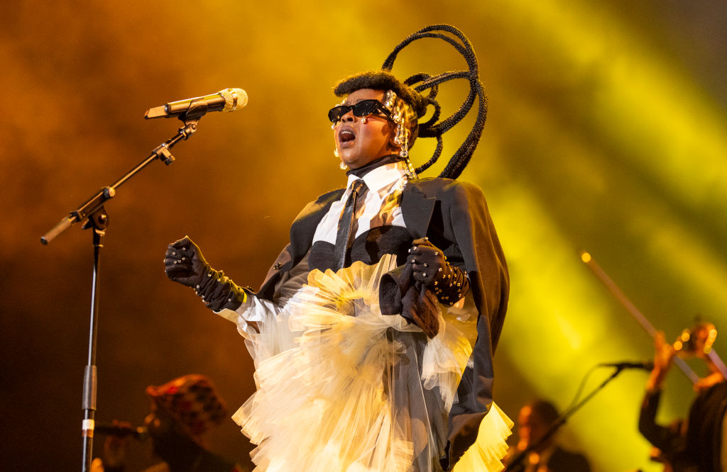 Lauryn Hill Responds To Criticism About Always Being Late