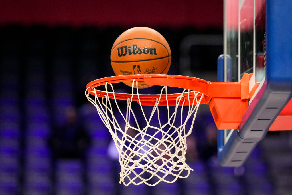 Cleveland Cavaliers v Detroit Pistons