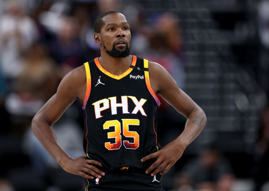 Phoenix Suns v Los Angeles Clippers