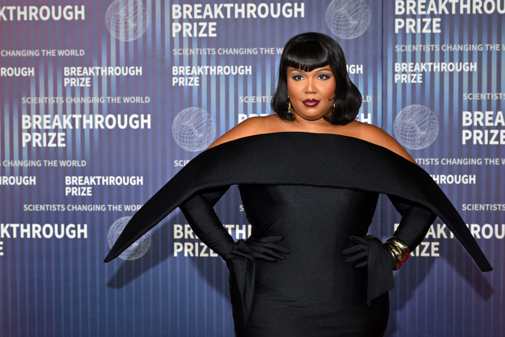 Stars Of Hollywood Honor Stars Of Science - 10th Breakthrough Prize Ceremony - Red Carpet