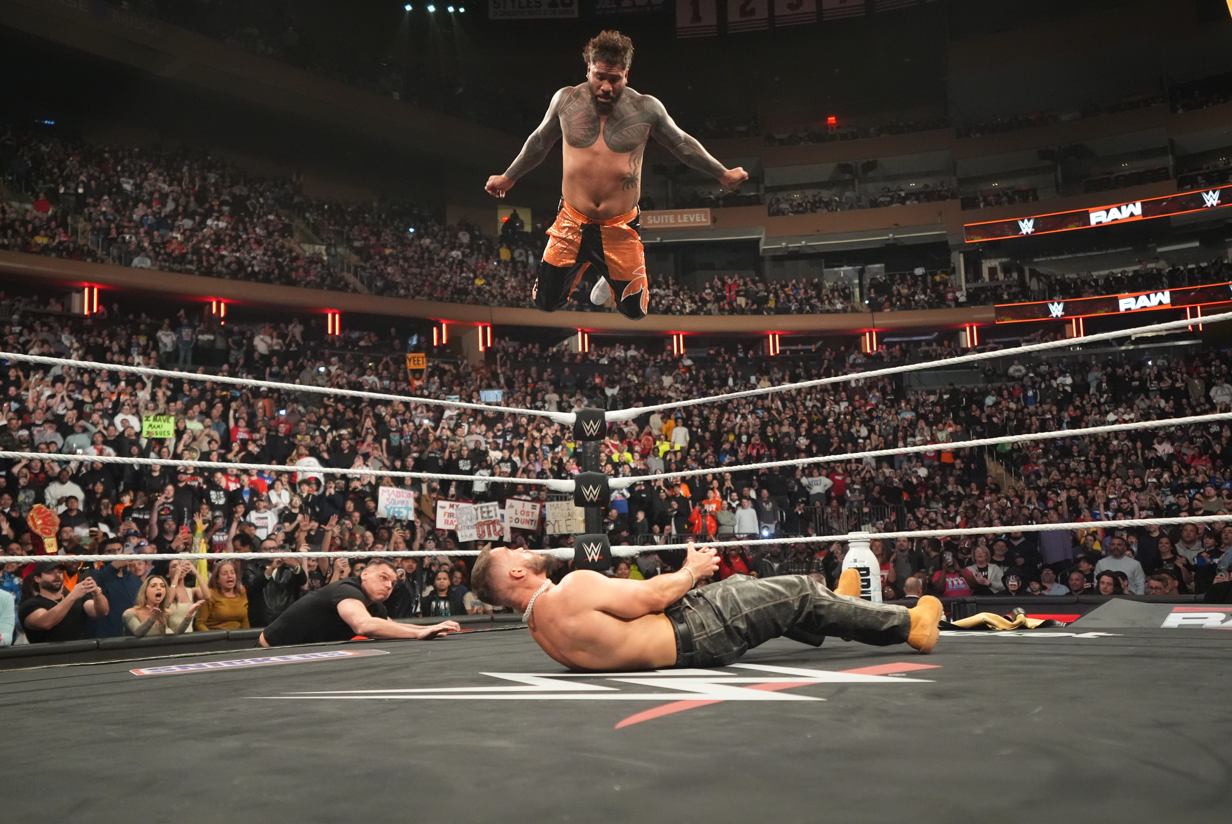 WWE Monday Night Raw