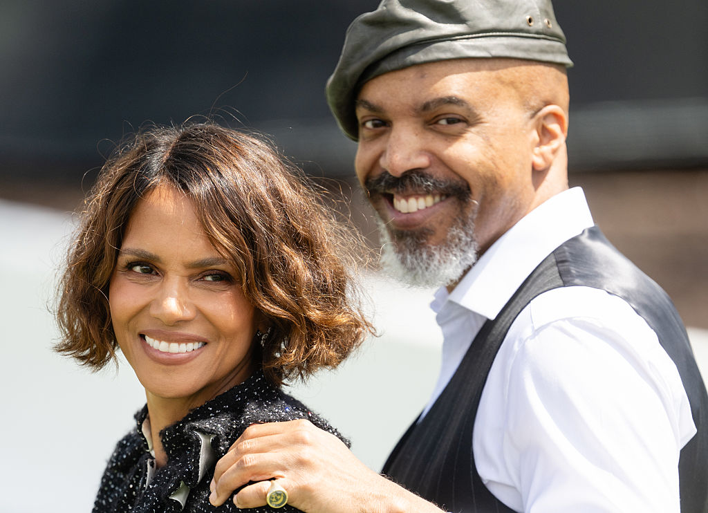 Halle Berry Isn't Ready To Marry Van Hunt... Yet