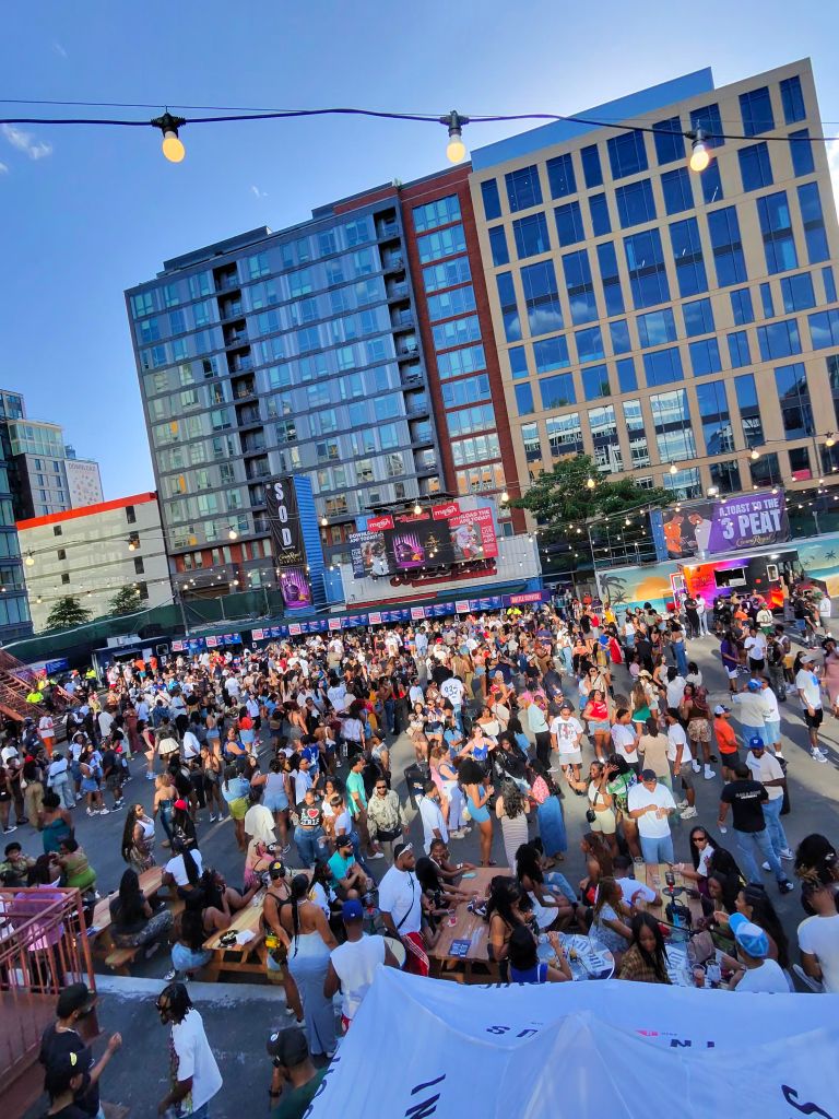 Crown Royal Marquis DC 3