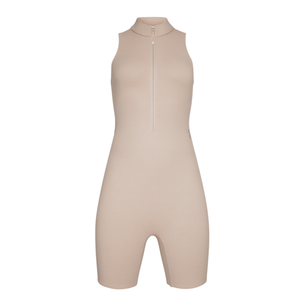 On FW25 Cloudzone Moon & Movement Lifestyle Collection