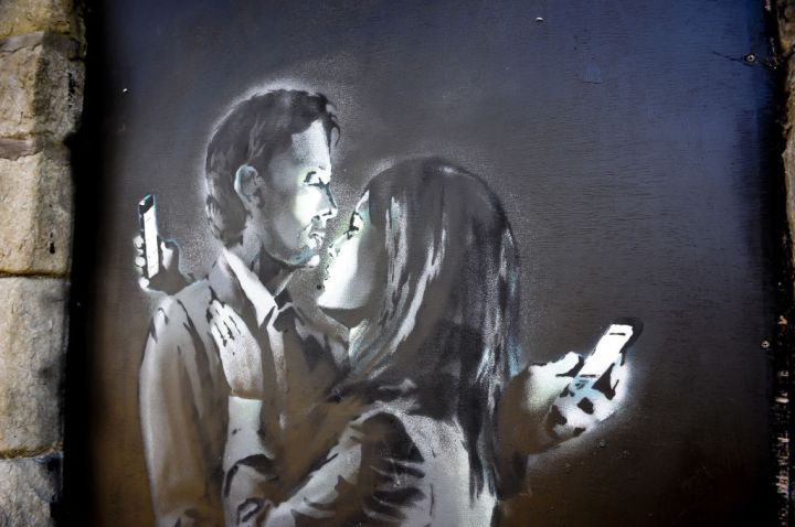 "Mobile Lovers" (2014)
