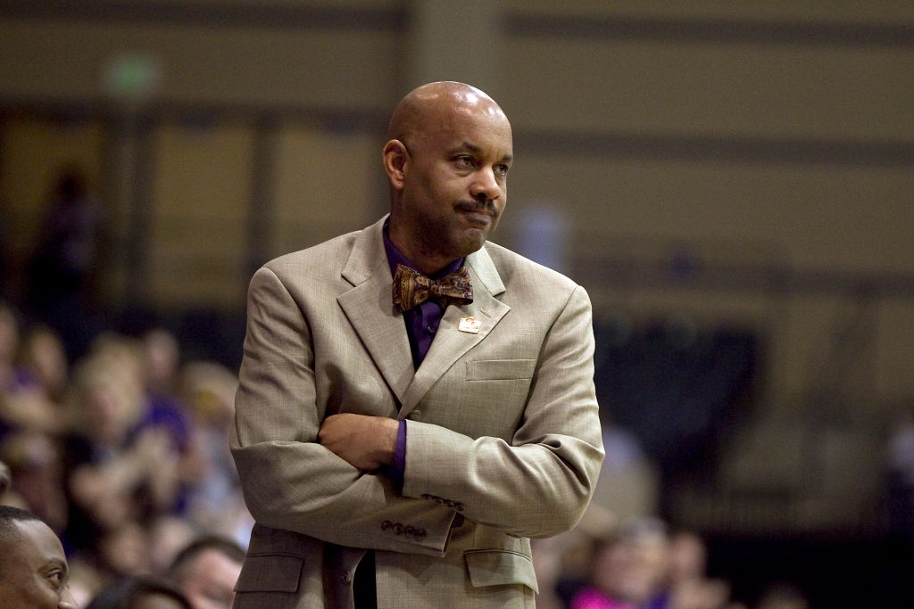 .......................................................................... (NCAA Photos Archive)