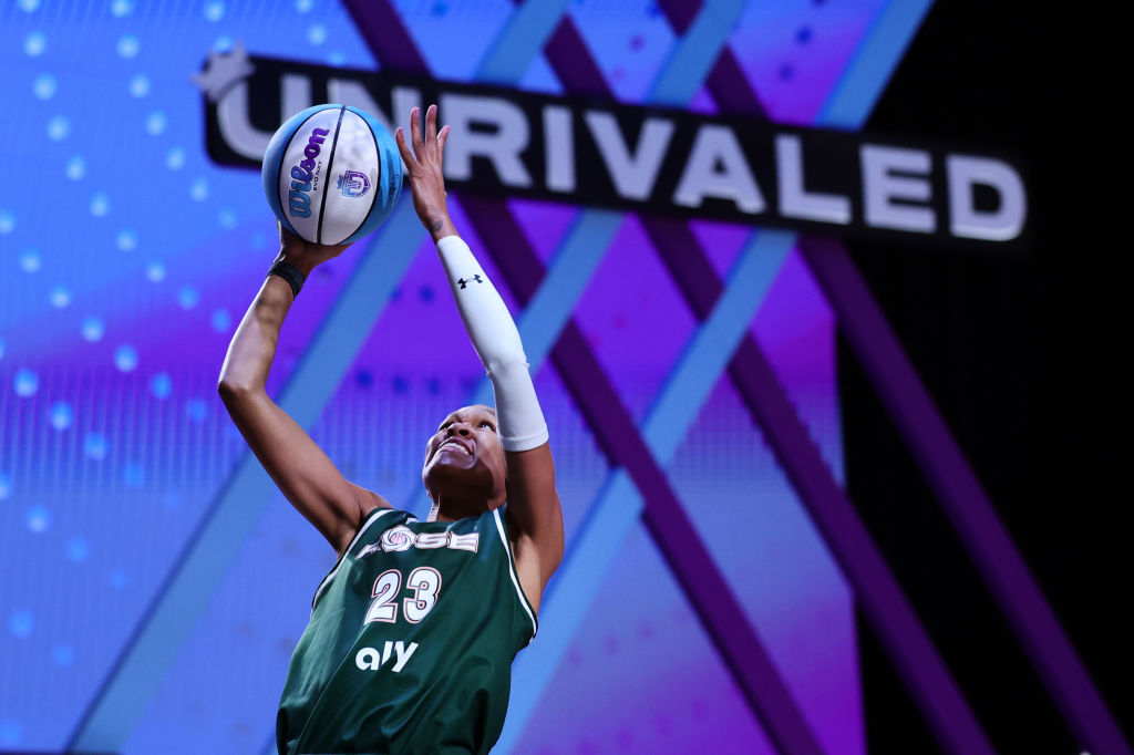 Rose v Vinyl - Unrivaled 2025